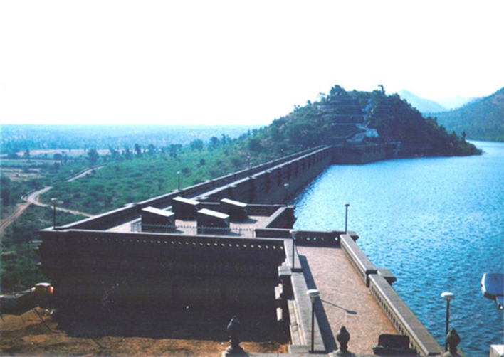 Vani Vilas Sagar Dam. Image courtesy Urdangaray 