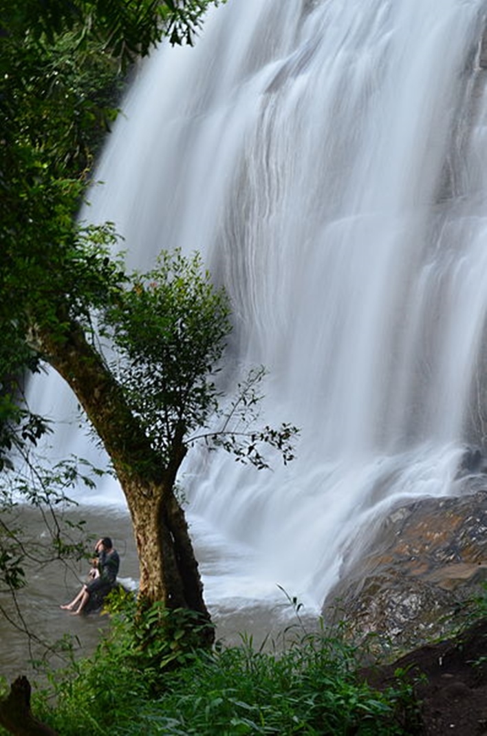 Kakkabe, Chelavara Water Falls