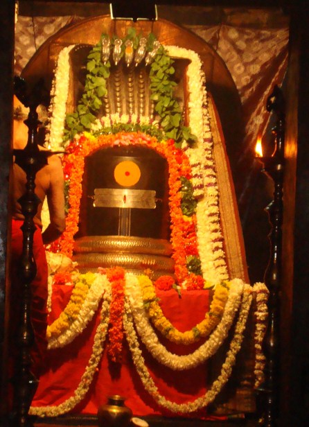 Tuluveshwara temple , Shiva idol in Bhoga nandeeshwara temple, Nandi Hills