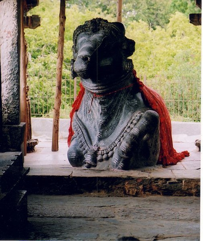 Sati Stone and Nandi Idols, Doddabasappa Temple, Gadag Temple
