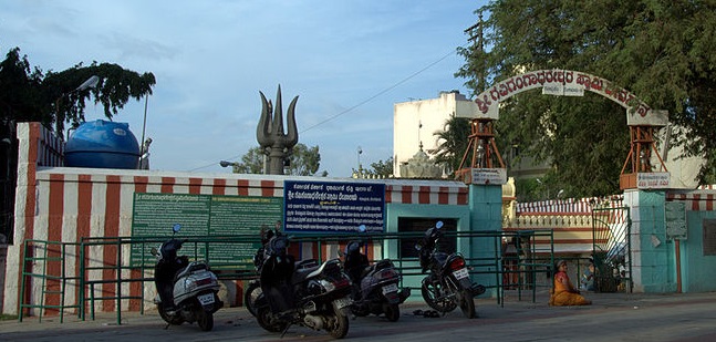 Gavi Gangadhareshwara Temple, Bangalore. Source Wiki