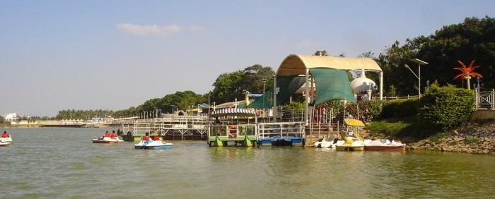 Amusement and water parks near Bangalore, Boating at Lumbini Gardens, Bangalore