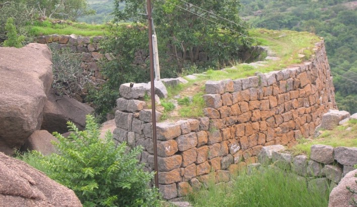 Savandurga Fort Wall.  Photo source Karnatakatravel