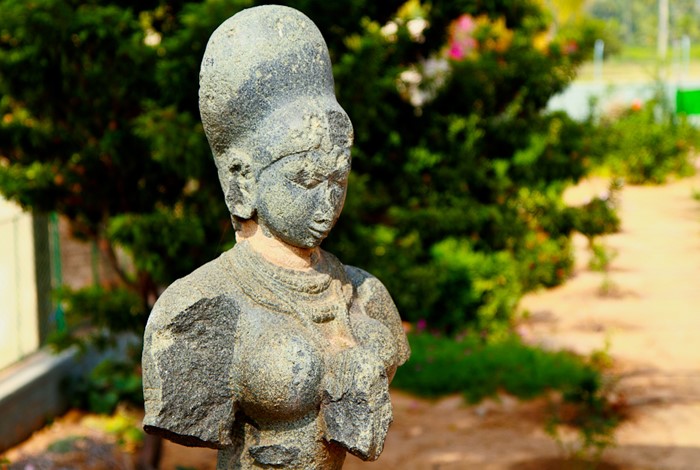 Bust of krishnadevaraya's queen at Archaeological Museum, Kamalapur, Hampi.  Image Credits @ vkiran_2000