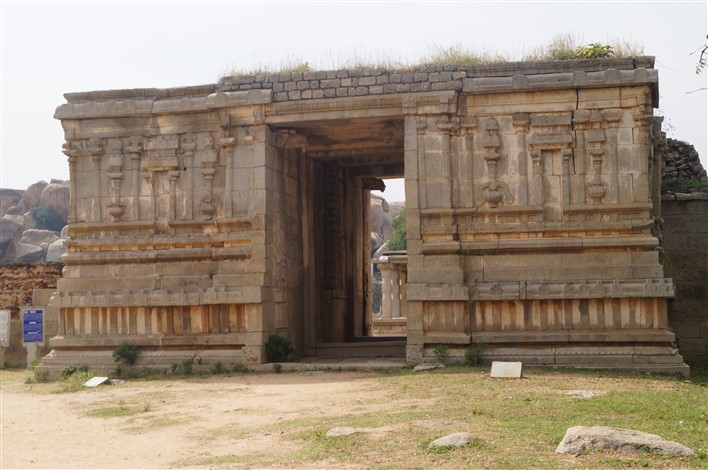 Varaha Temple, Hampi. Copyright Karnataka.com