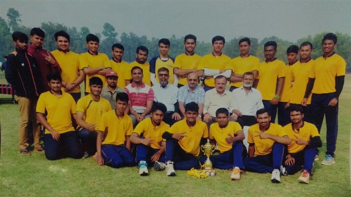 Arun: standing sixth from left. Shivaraj: bottom row third from right. Dilip Kudwalli: seated in the middle row third from left.