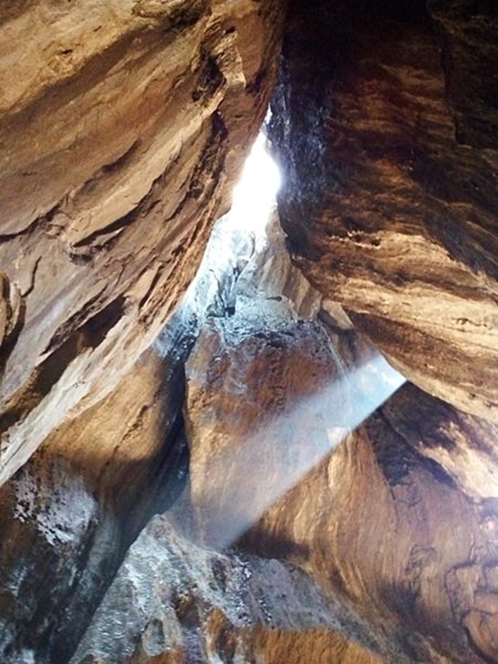 Yana Caves, Yana Rocks